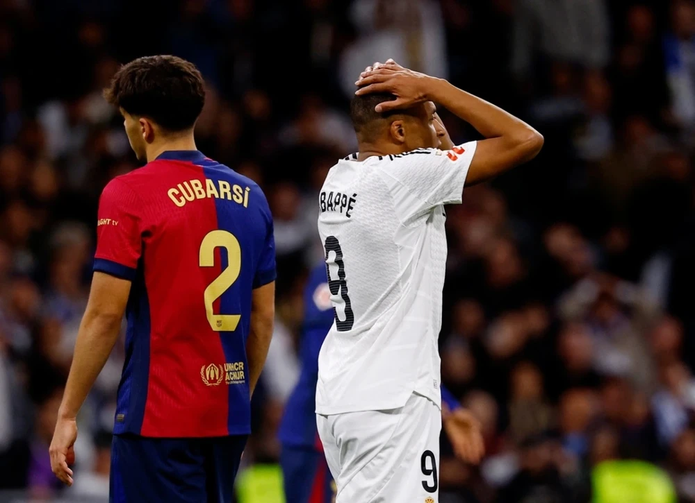Bà Xã thắng Real với tỷ số 4-0 ngay trên sân Bernabeu
